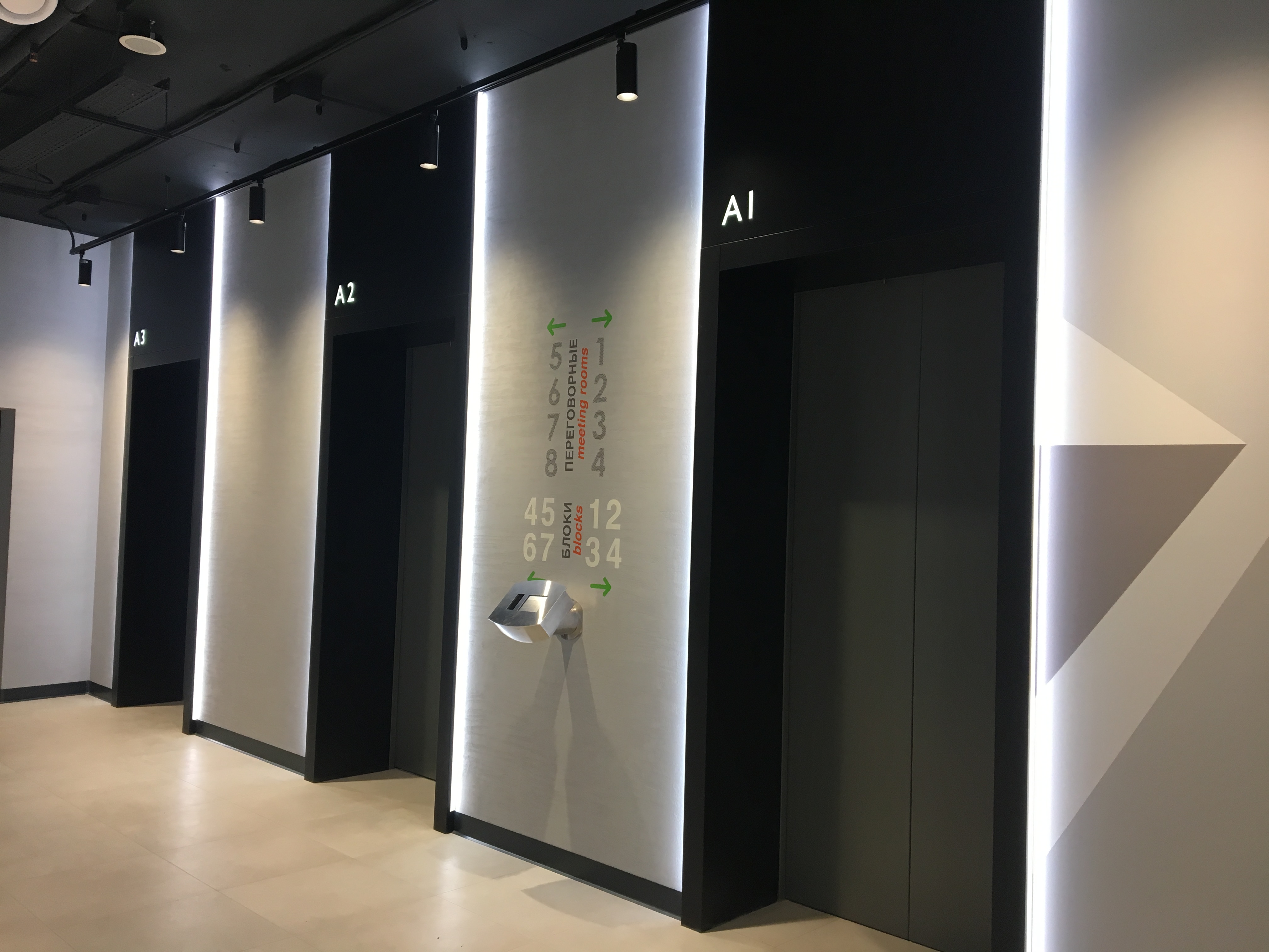 Лифтовые обрамления с подсветкой по контуру